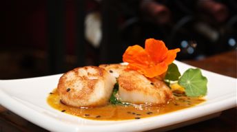 Seared Scallops in Banana Curry